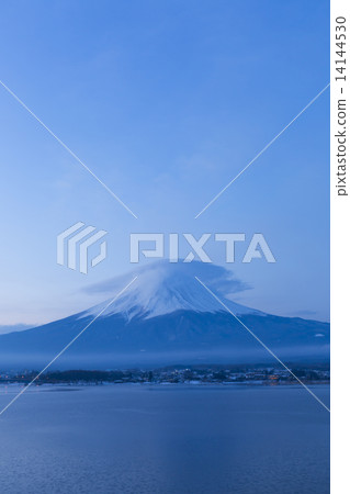 Mt. Fuji and Huasheng 14144530