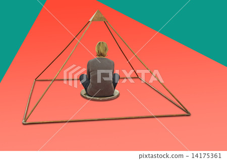 Yoga in pyramid 14175361