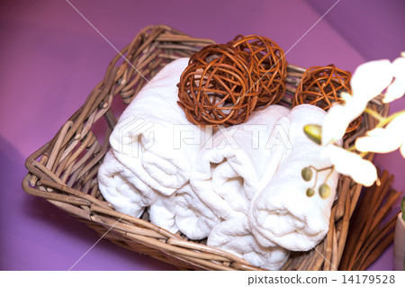 Spa and wellness 14179528