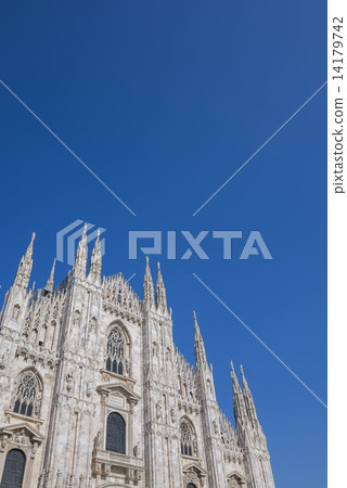 米蘭大教堂建在藍天（Duomo） 14179742