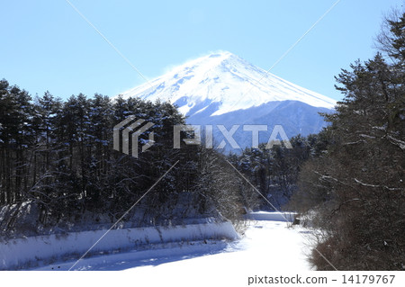 Fuji in winter Fuji in winter 14179767