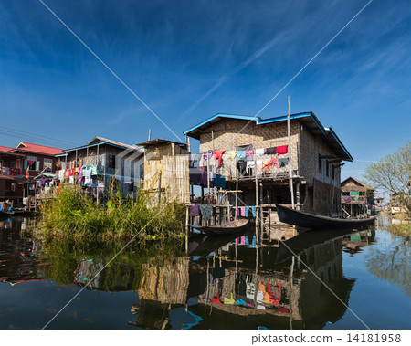 Stilted houses 14181958