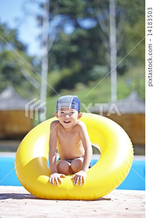 Family and summer vacation 14183503