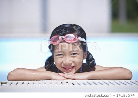 Family and summer vacation 14183574