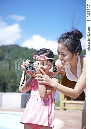 Family and summer vacation 14183597