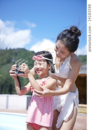 Family and summer vacation 14183599