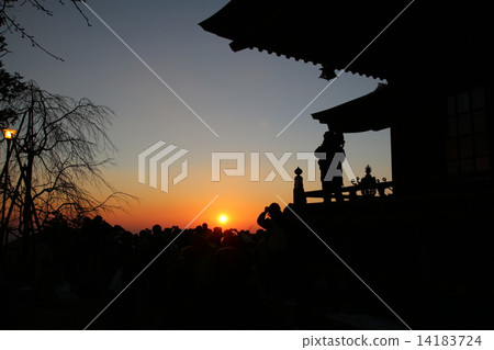武藏禦岳神社的第一次日出 14183724