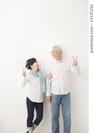 Senior couple Senior couple 14185293
