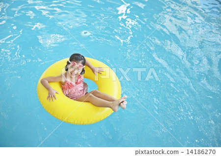 Families playing in the water Families playing in the water 14186270