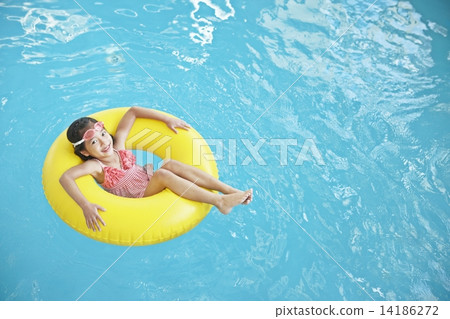 Families playing in the water Families playing in the water 14186272