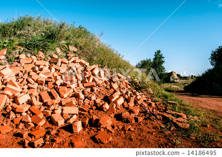 Red bricks 14186495