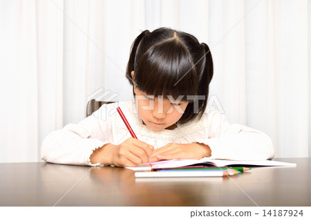 Drawing girls 14187924