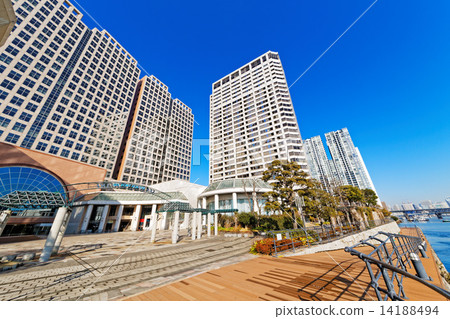 Tennozu Isle Seafort Square and the blue sky Tennozu Isle Seafort Square and the blue sky 14188494