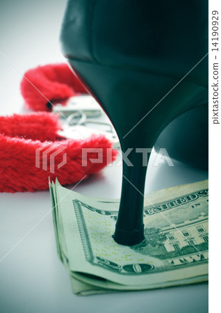 high heel, pound starling bills and sexy fluffy handcuffs 14190929