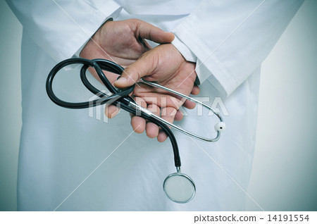 doctor with a stethoscope 14191554