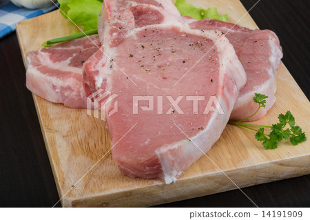 Raw t-bone steak Raw t-bone steak 14191909