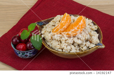 Oatmeal 14192147