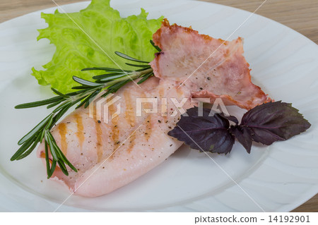 Grilled squid 14192901