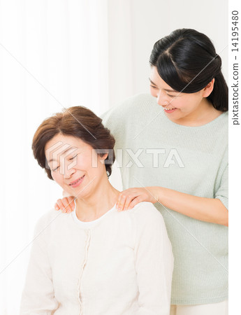 兩代女性形象 兩代女性形象 14195480