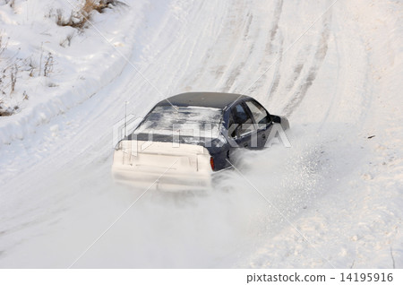 Car cornering spray snow Car cornering spray snow 14195916
