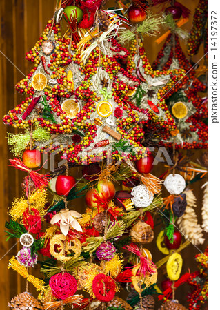 Christmas market at Rathausplatz, Vienna, Austria 14197372