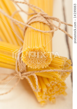 bunch of Italian pasta type 14199863