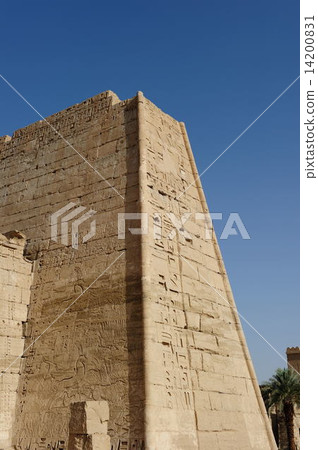 Medinet · Hub 14200831