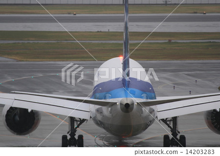 Rear of Dreamliner Rear of Dreamliner 14203283