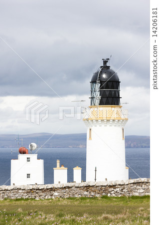 Dunnet Head Lighthouse with Orkney in the background, Highlands, 14206181