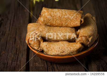 Pancakes with cottage cheese filling 14209556