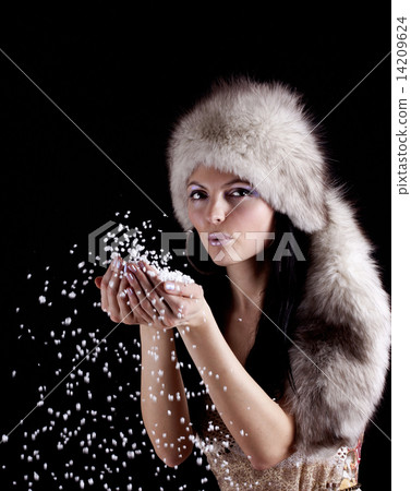 Winter woman. Winter woman. 14209624