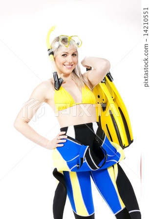 portrait of young woman wearing neoprene with snorkeling equipme portrait of young woman wearing neoprene with snorkeling equipme 14210551