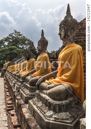 Buddha statue 14211047