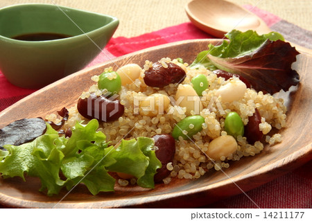 Quinoa bean salad 14211177