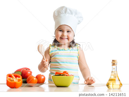 kid girl preparing healthy food kid girl preparing healthy food 14211651