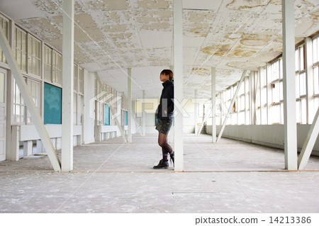 白色學校 14213386