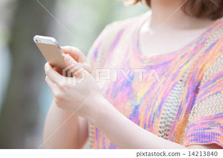 女孩 女生 智能手機 14213840