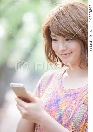 女孩 女生 智能手機 14213842