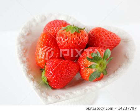 Strawberry (Fagaca) Strawberry (Fagaca) 14237797