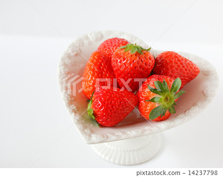 Strawberry (Fagaca) Strawberry (Fagaca) 14237798