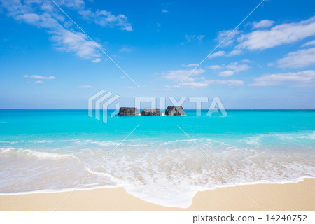 Beach in Okinawa · Momohara coast Beach in Okinawa · Momohara coast 14240752
