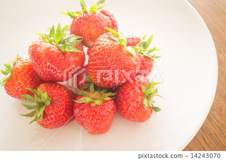 Fresh ripe strawberries on white plate Fresh ripe strawberries on white plate 14243070