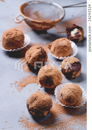 Chocolate truffles Chocolate truffles 14243524