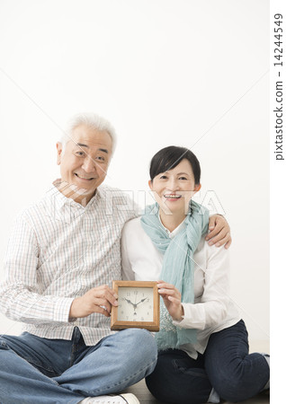 Senior couple clock 14244549