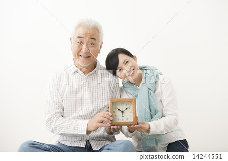 Senior couple clock 14244551