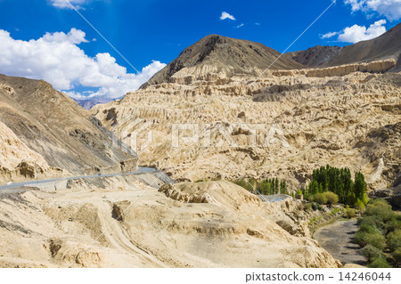 Moonland in Lamayuru 14246044