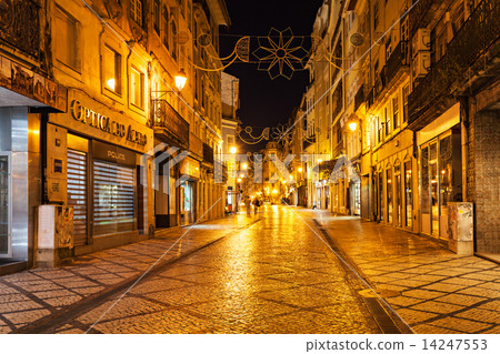 Coimbra central street 14247553