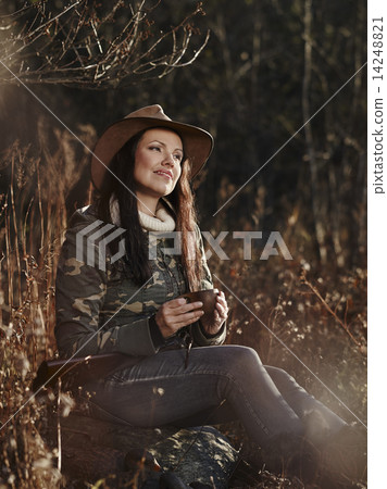 Female duck hunter 14248821