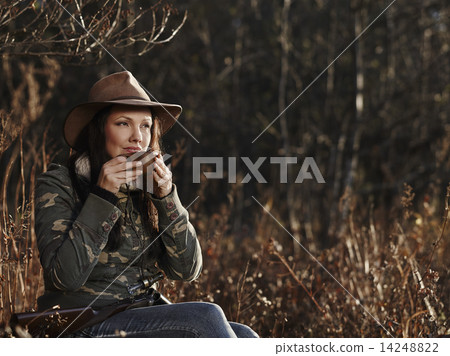Female duck hunter 14248822