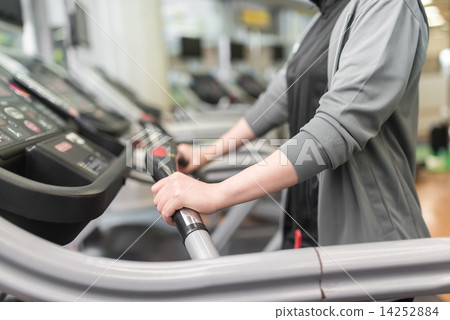 sports gym  14252884